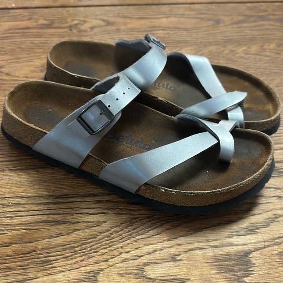 Betula Birkenstock Womens 8 Men's 6 EU 39 Mia Sandal Metal Silver Toe - Picture 1 of 4
